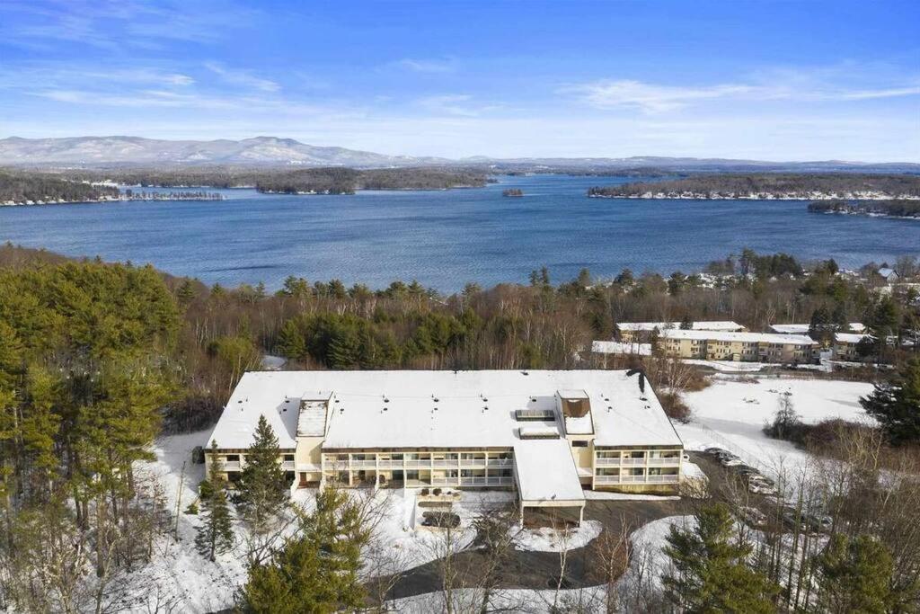 Cute Lower Level Cedar Lodge Room With Balcony & Lake Views! Laconia Exterior foto